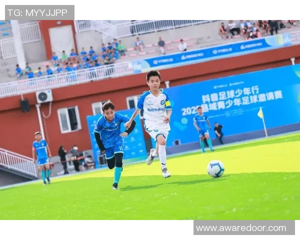 个性化足球秋衣定制服务让你在赛场上尽显风采与团队精神 个性化足球秋衣定制服务让你在赛场上尽显风采与团队精神